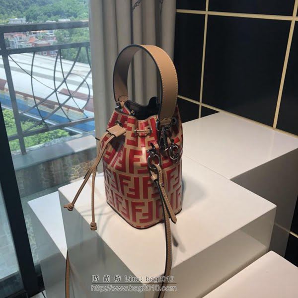 FENDI女包 頂級原單 米色小牛皮 小型款MON TRéSOR水桶包 芬迪女斜挎包  fdz2056